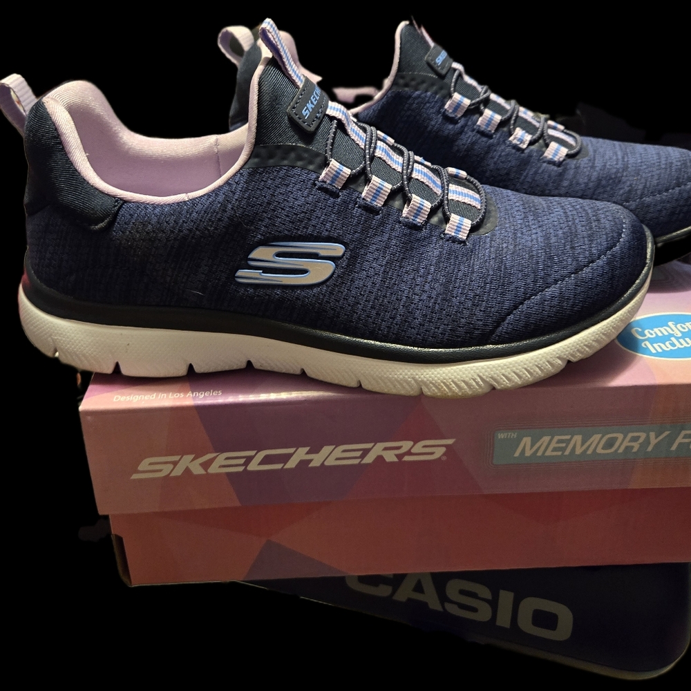 Sketchers 6.5 Memory Foam Worn Twice - image 1